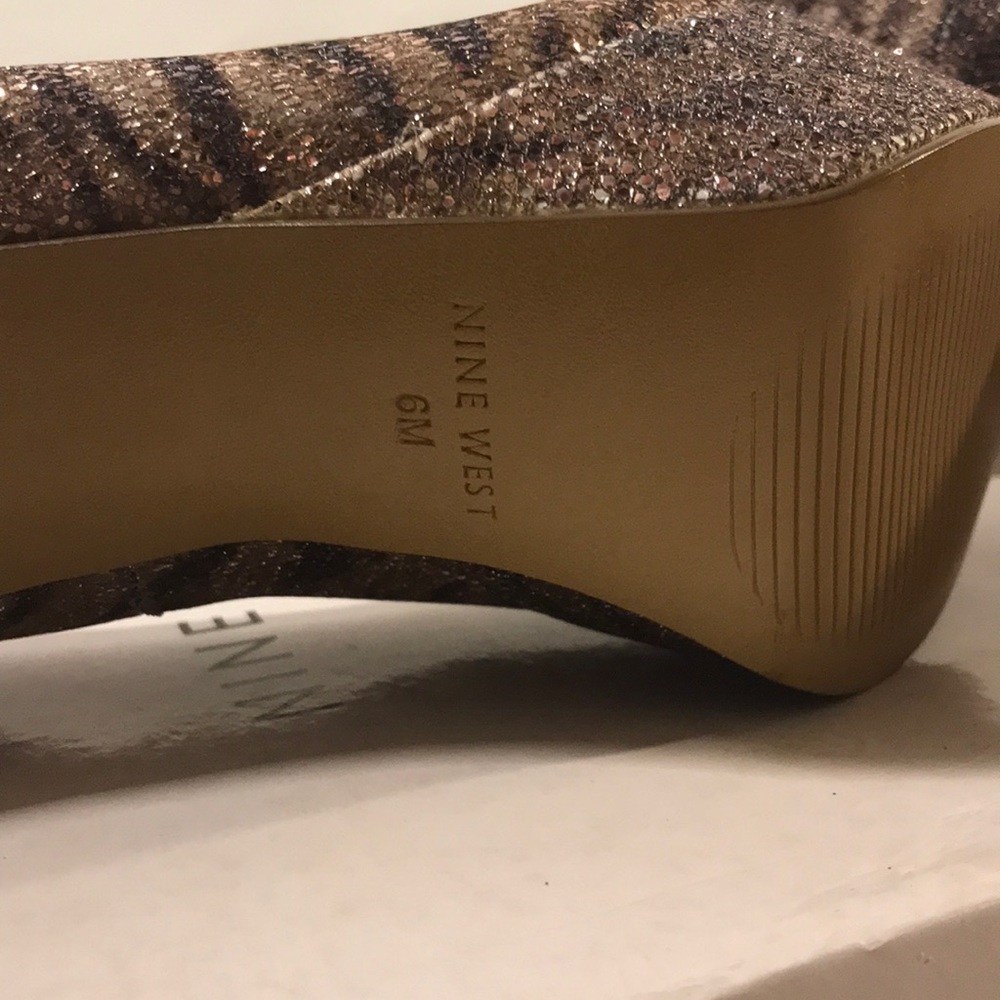 Shoes - Picture 4 of 5